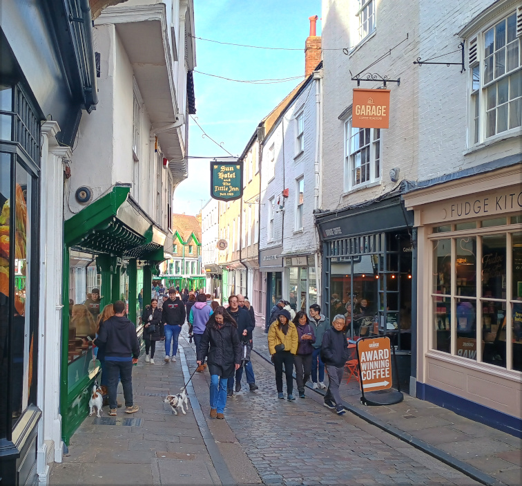 Visitors in Sun Street Canterbury 2024 Photo CJT